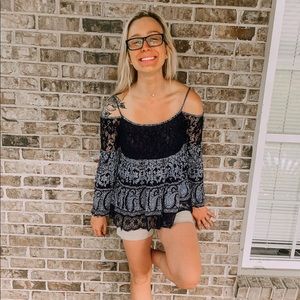 Altar’d state top. Size small!!